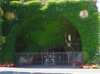 vatican-gardens-grotto-lourdes