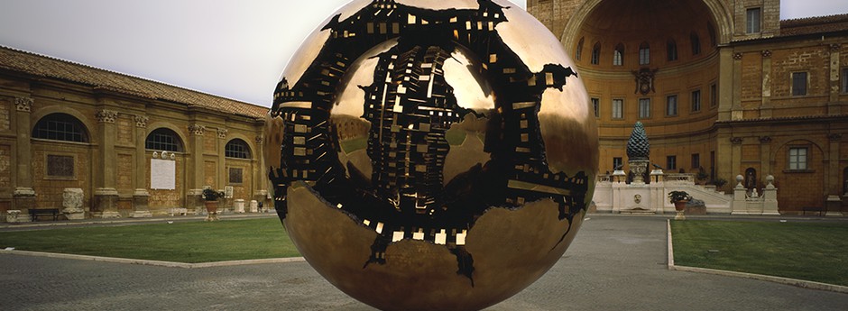Sphere_within_a_Sphere_by_Arna